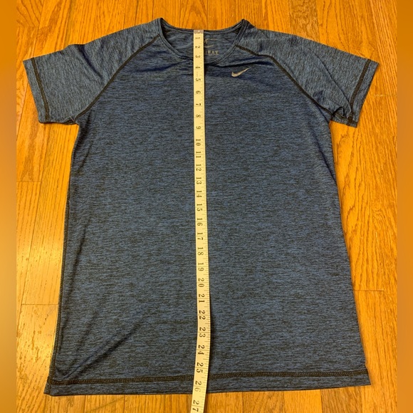Nike Dri-FIT CLIMACOOL Heather Grey/Blue Performance T-Shirt (M) - Picture 6 of 7